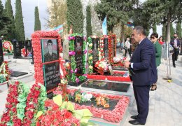 Teachers of the Agricultural University visited the monument of the great chief Heydar Aliyev and Alley of Martyrs.