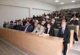 Ege Universitetinin professoru Özgür Tatar ADAU-da seminar keçib