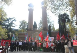 Gəncədə Türkiyə Respublikasının yaranmasının 100 illik yubileyi ilə bağlı yürüş keçirilib