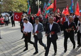 Gəncədə Türkiyə Respublikasının yaranmasının 100 illik yubileyi ilə bağlı yürüş keçirilib